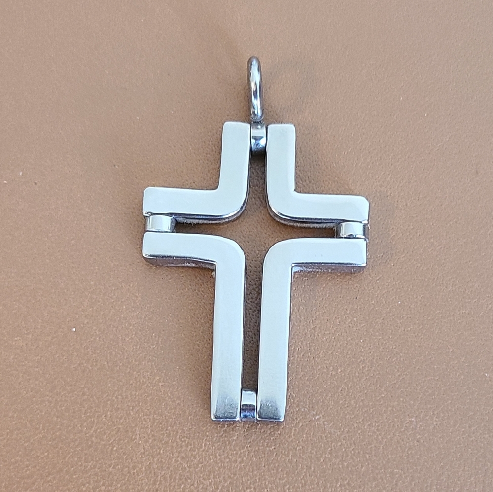 James Avery Retired Titan (Titanium /Silver) Cross Pendant